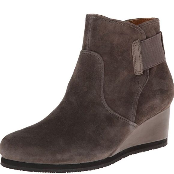 Earthies Beaumont Dusty grey suede ankle boots Size 8B A5 - Picture 1 of 10
